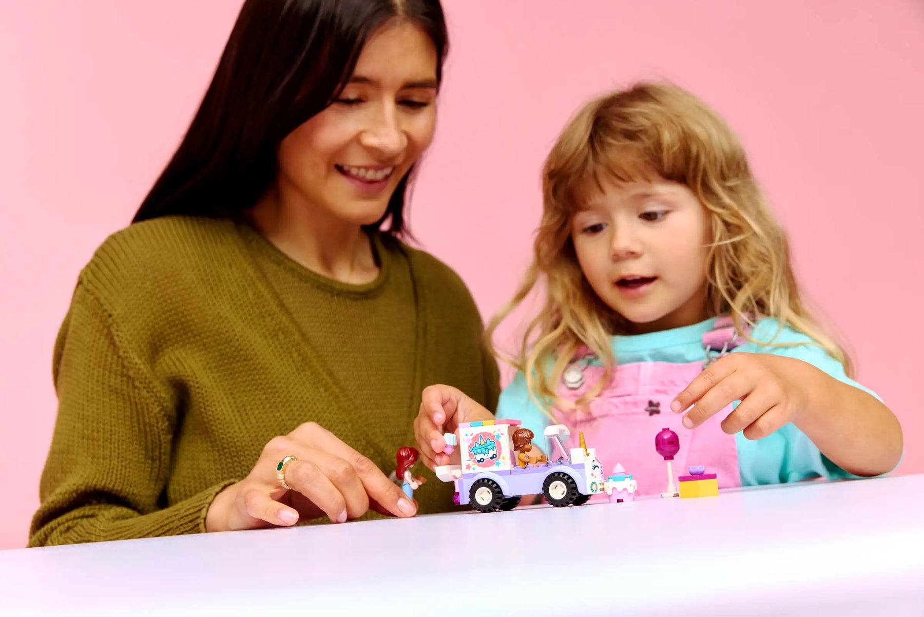 Lego Friends 42675 Yksisarviskakkuauto