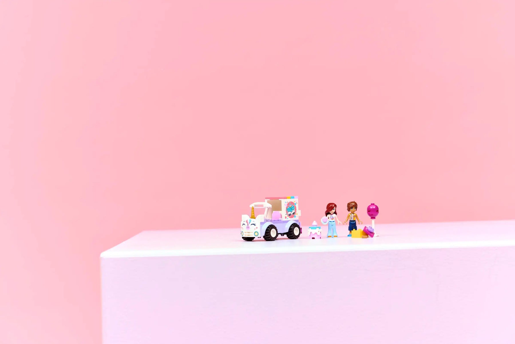 Lego Friends 42675 Yksisarviskakkuauto