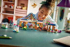 Lego Friends 42688 Hevostalli ja Ratsastuskoulu