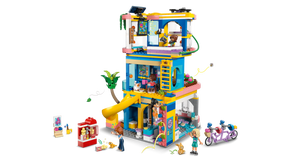 Lego Friends 42689 Heartlake Cityn Ystävysten Kerhotalo