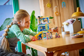 Lego Friends 42689 Heartlake Cityn Ystävysten Kerhotalo