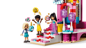 Lego Friends 42700 Karkkien ja Kuppikakkujen Koristama Maailmanpyörä