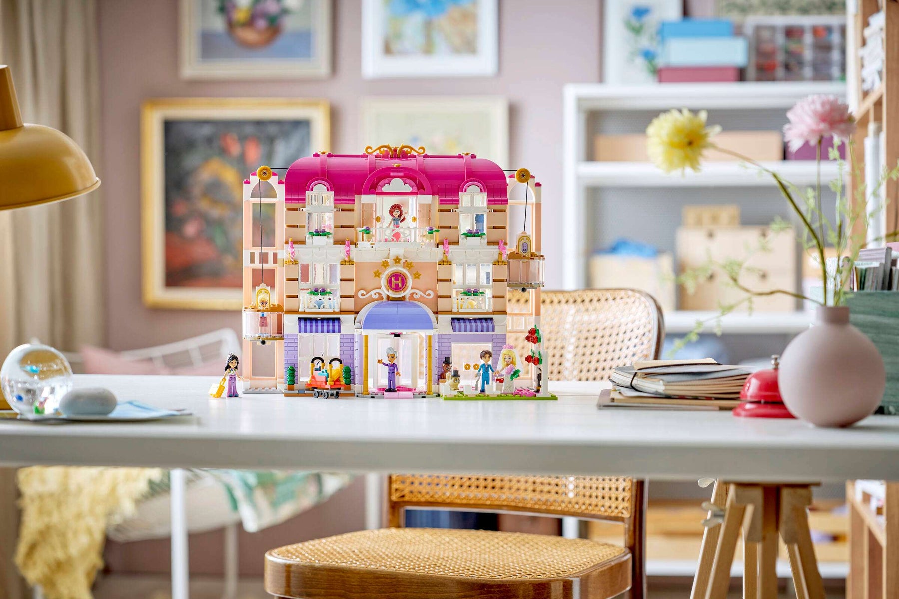 Lego Friends 42704 Heartlake Cityn Grand Hotel