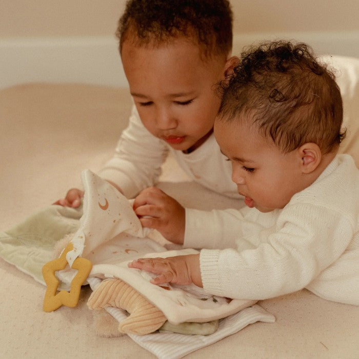 Little Dutch Newborn Naturals Pehmokirja/Aktiviteettikirja Pupu