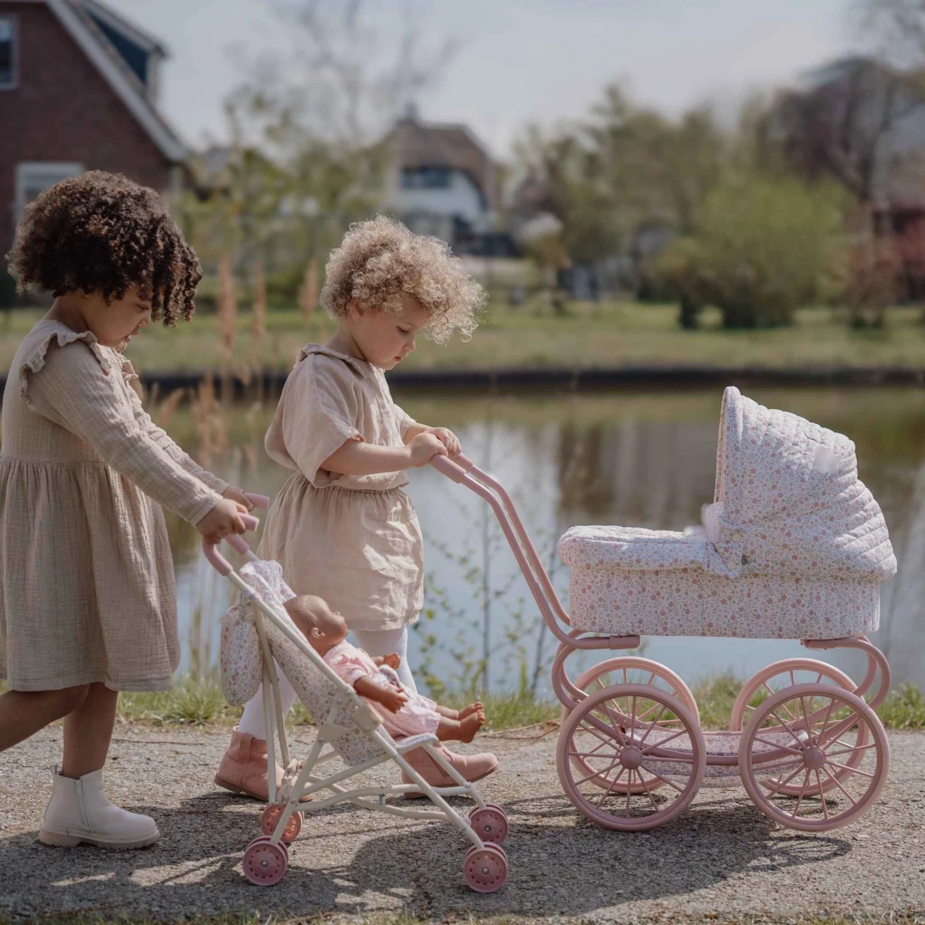 Little Dutch Nukenvaunut Metallirungolla ja Kukkakuosilla