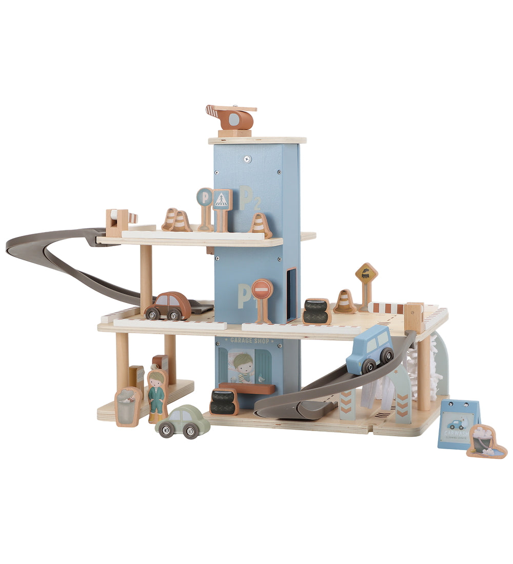 Little Dutch Puinen Parkkihalli