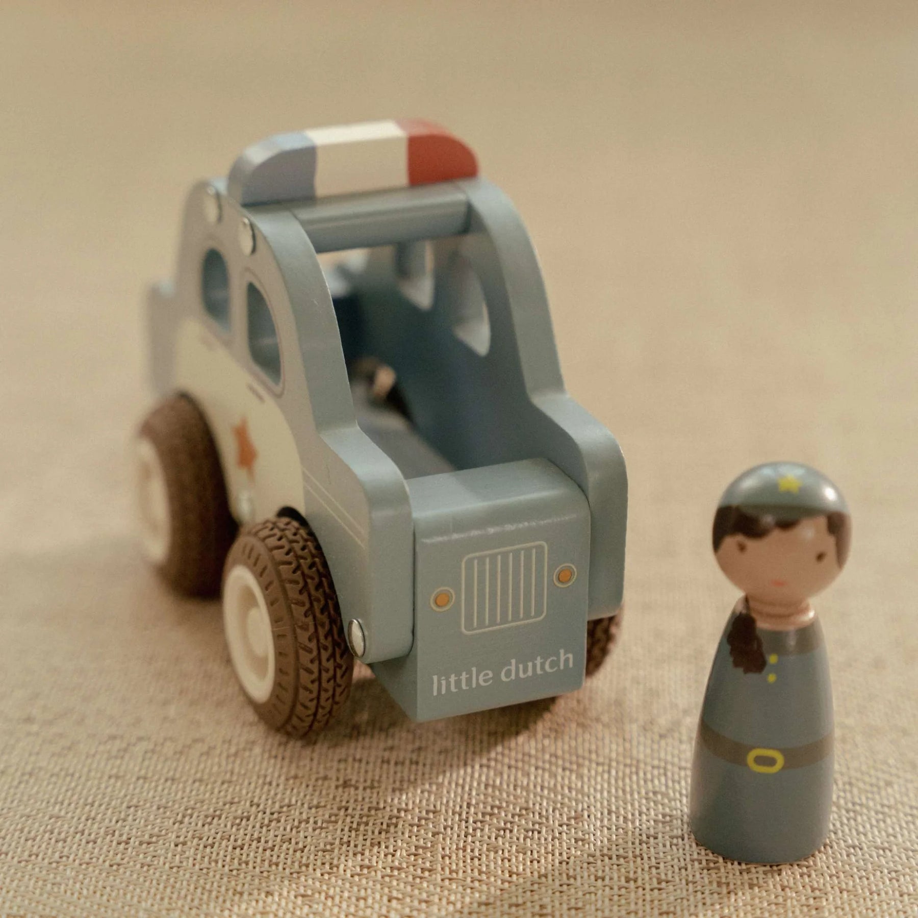 Little Dutch Puinen Poliisiauto Hahmolla