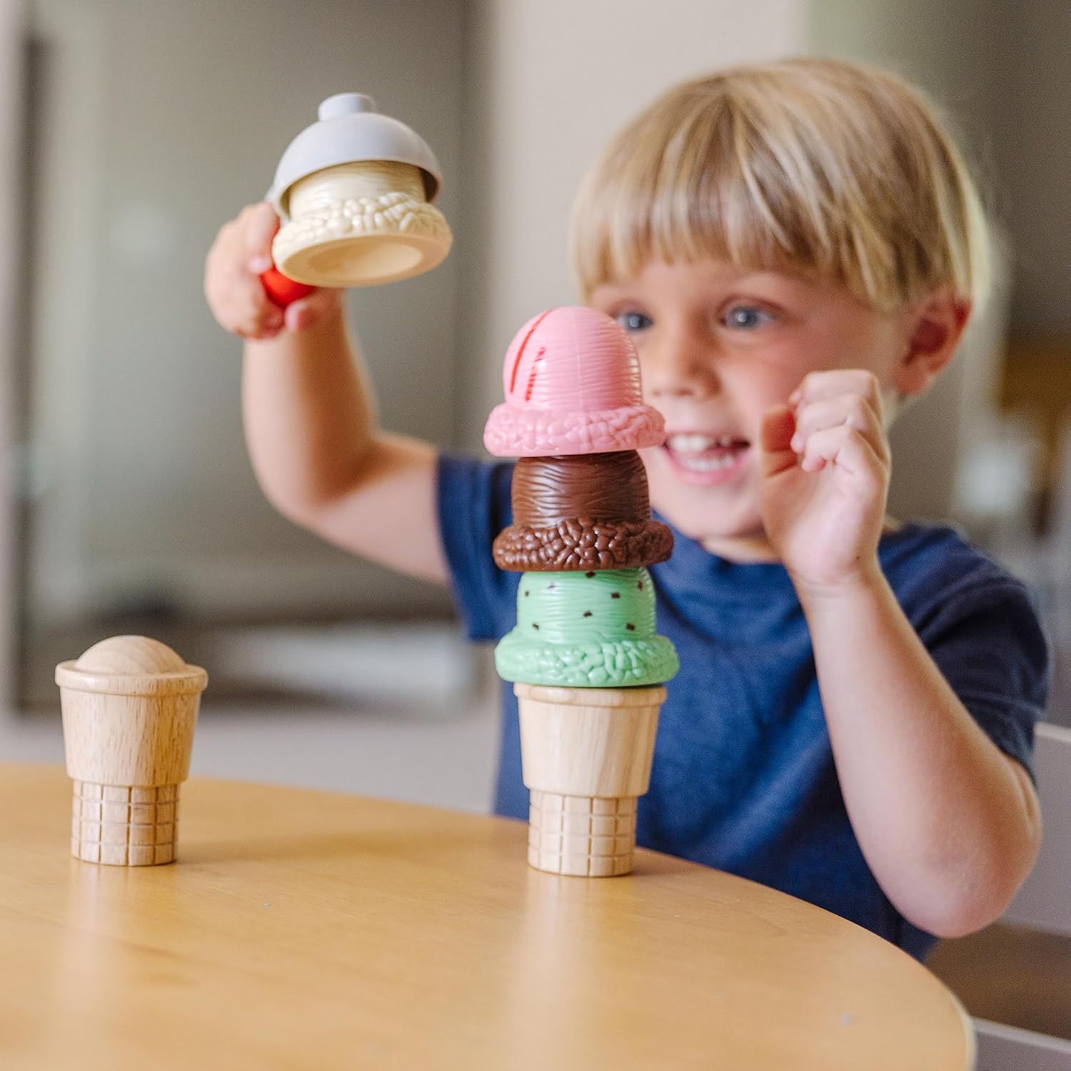 Melissa & Doug Scoop & Stack Ice Cream Jäätelö Leikkisetti