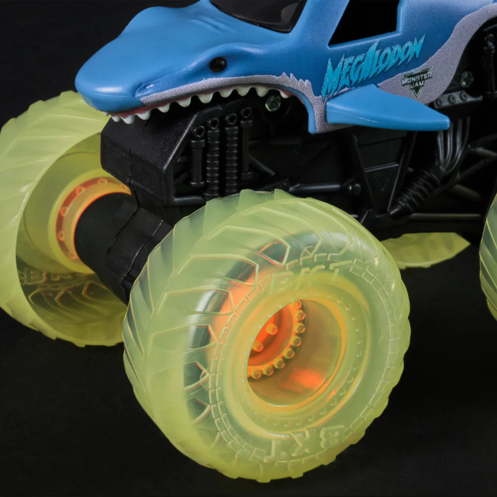 Monster Jam Light Up Wheels Megalodon Monsteriauto 1:43