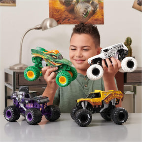 Monster Jam Monsteriauto Batman  1:24