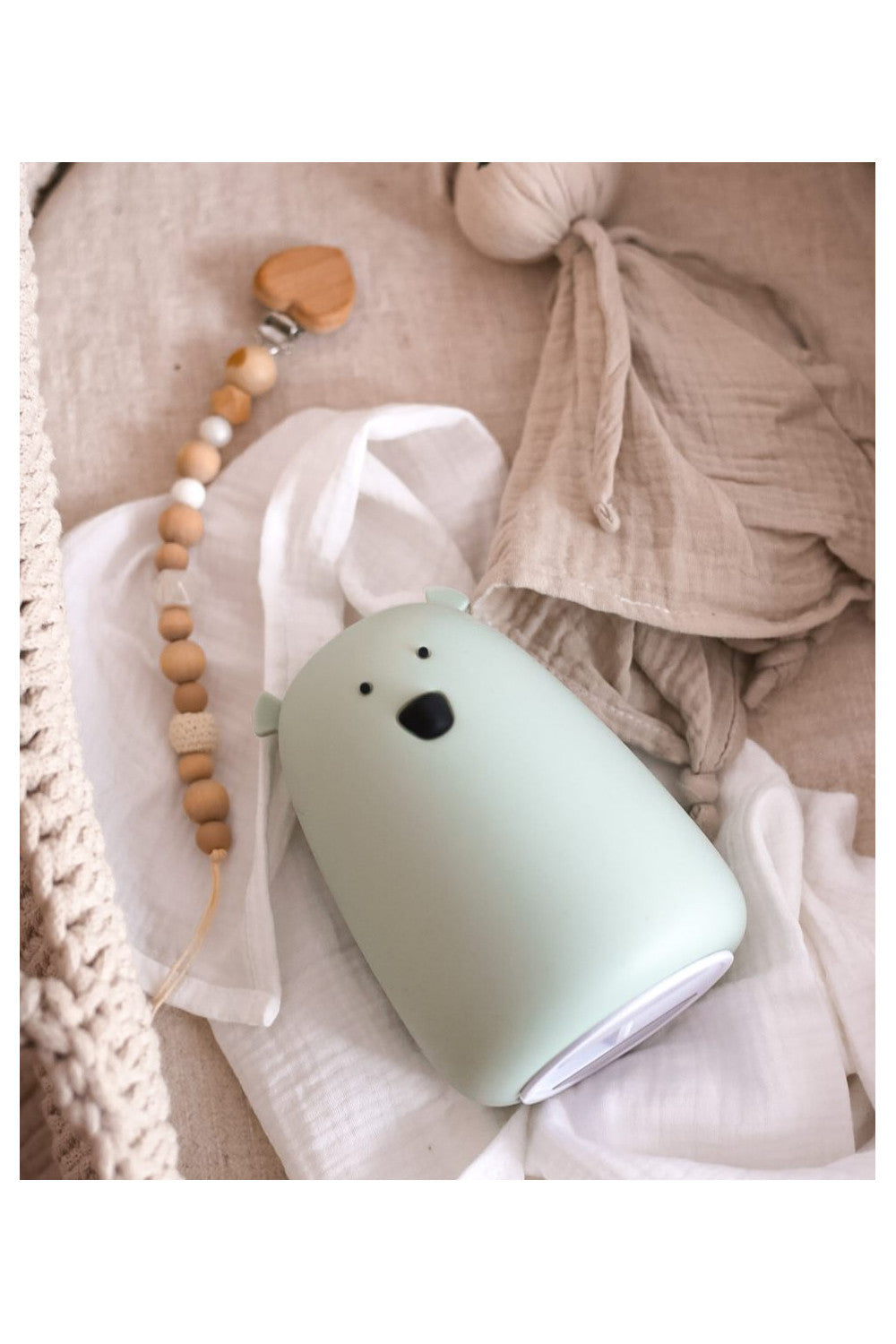 Rabbit and Friends Nalle Yövalo Vaaleanvihreä