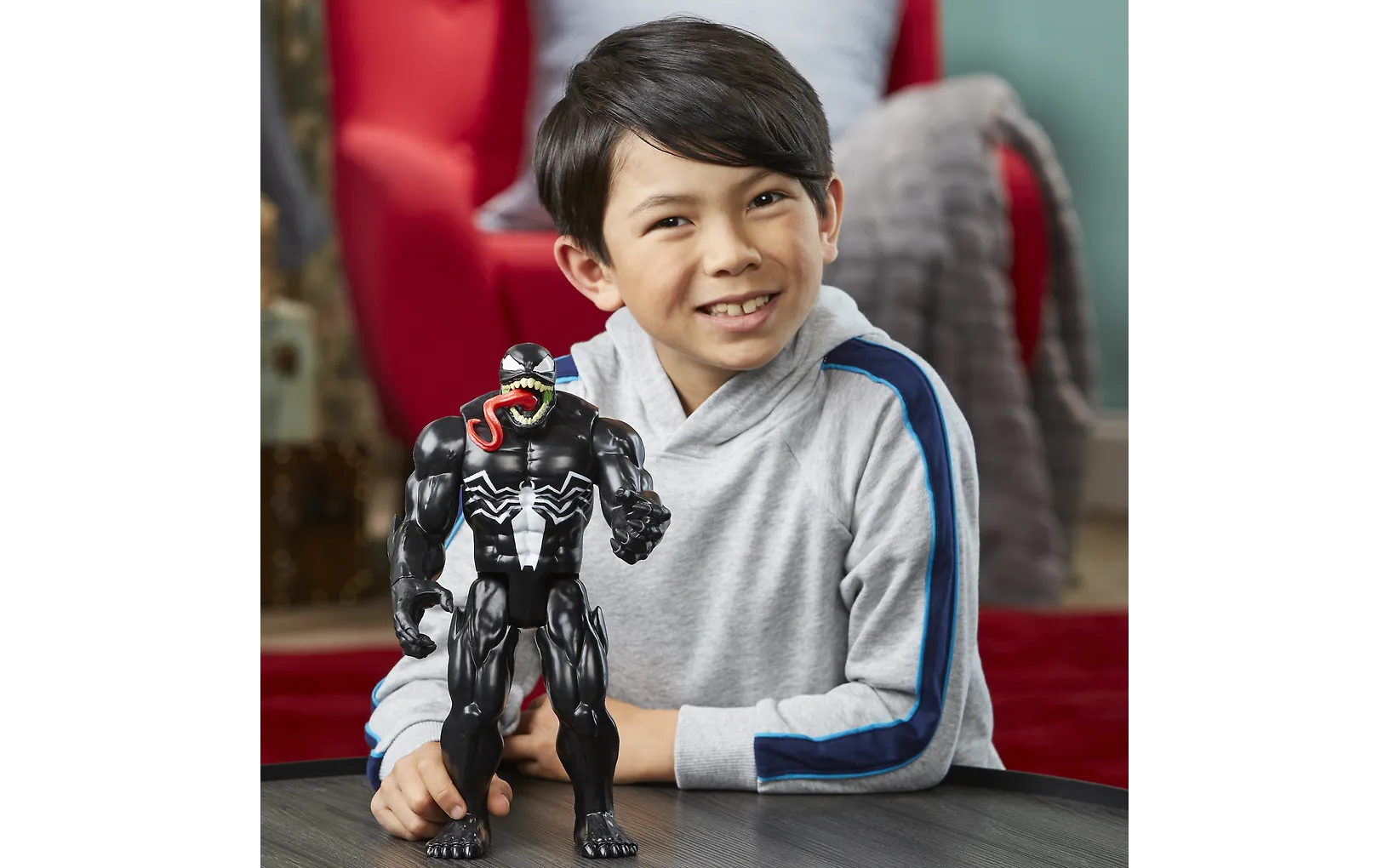 Spider-Man Titan Deluxe Venom Hahmo 30cm