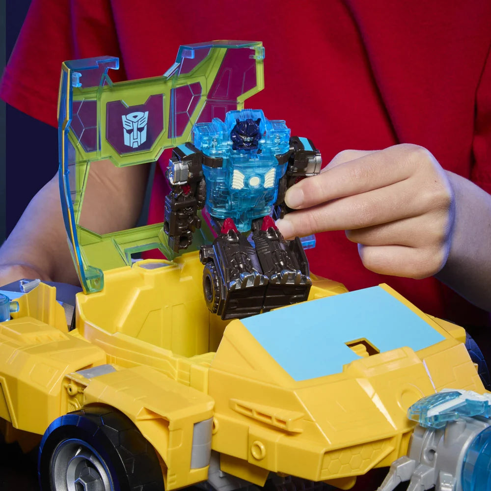 Transformers Cyberworld Bumblebee Hahmo Äänellä ja Valolla 28 cm