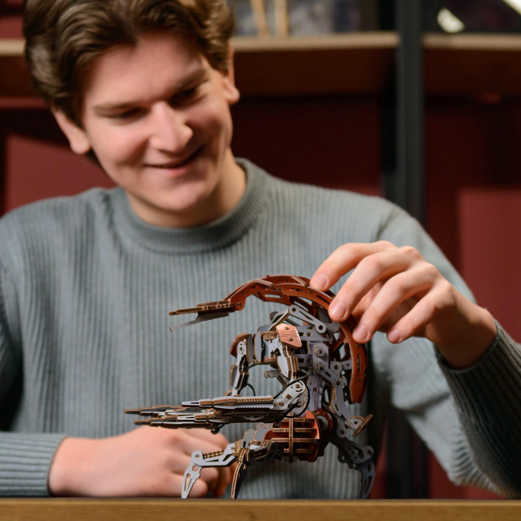 Ugears Star Wars Droideka™ Puinen Rakennussarja