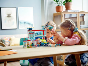LEGO City 60330 Sairaala
