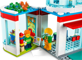 LEGO City 60330 Sairaala
