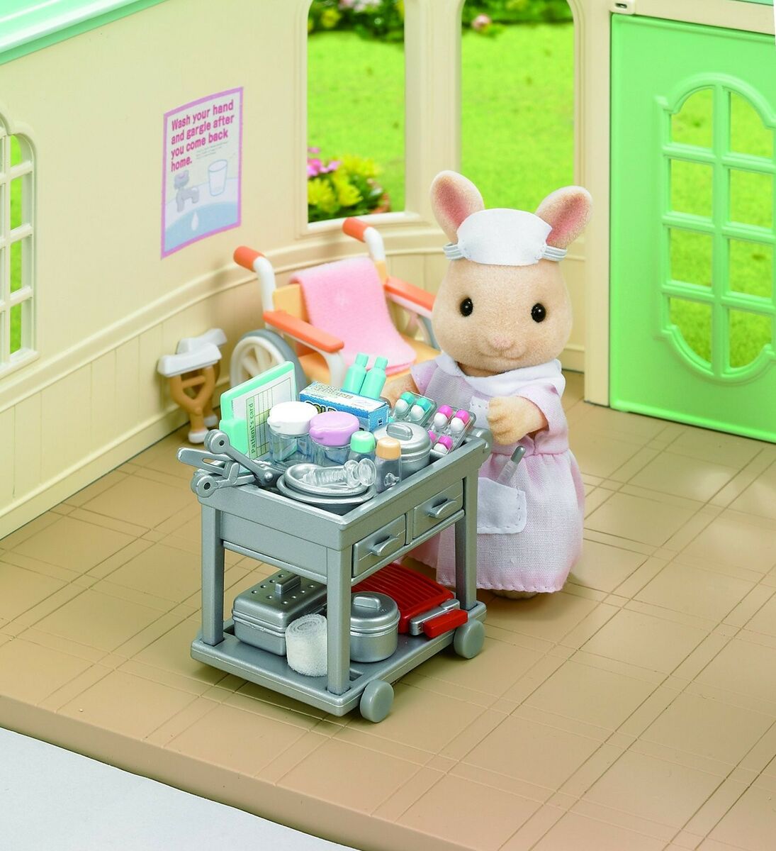 Sylvanian Families 5094 Hoitaja ja tarvikkeet