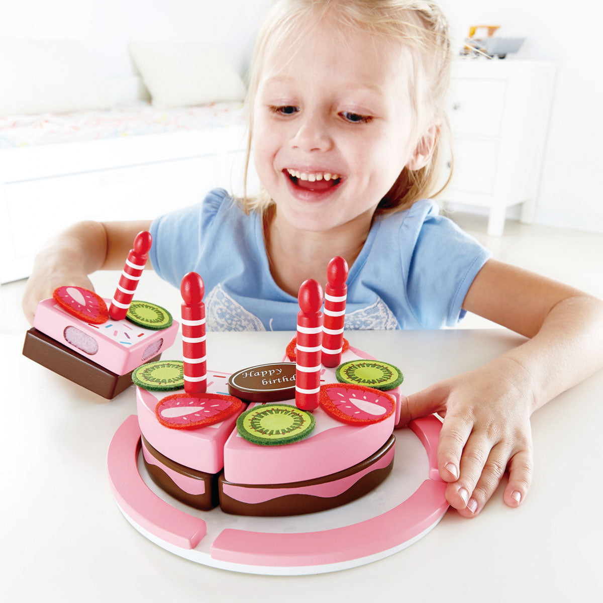Hape Puinen Synttärikakku
