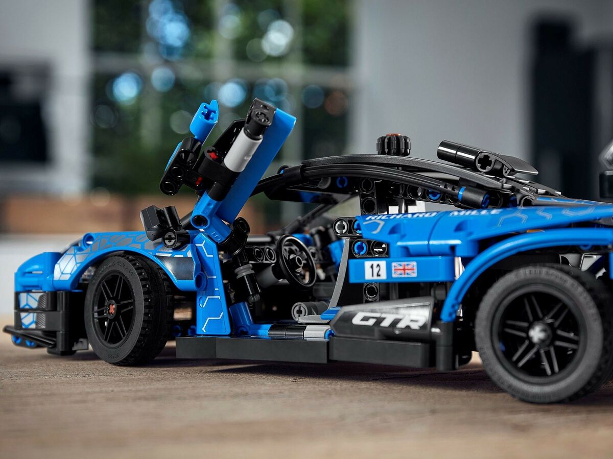 LEGO Technic 42123 MCLaren Senna GTR