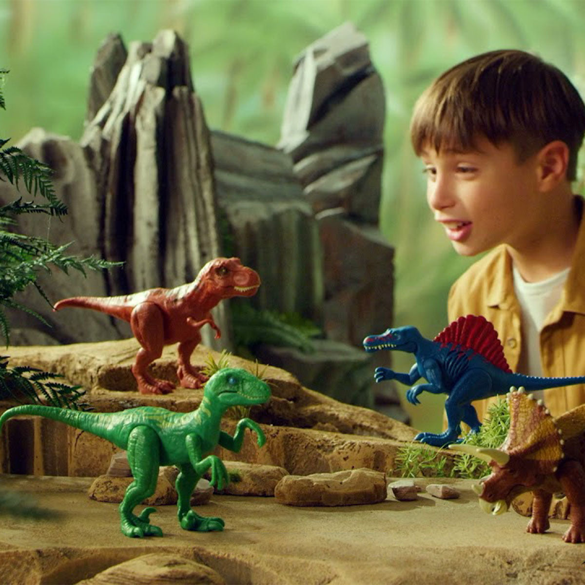Dinos Unleashed Giant T-Rex Interaktiivinen Dino